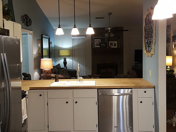 5th image of 338 Somerset Dr