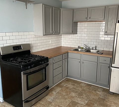 5th image of 2632 Quincy St NE