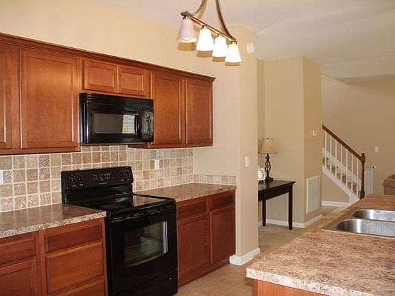 4th image of 372 Kelli Rose Way