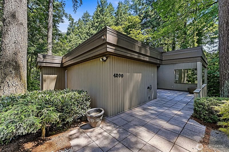 2nd image of 4200 W Lake Sammamish Parkway SE