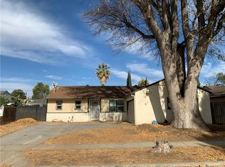 17815 Blythe St, Reseda, CA 91335