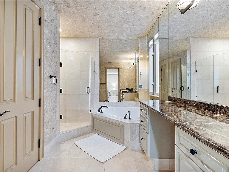 414 Riviera Isle Dr — Photo 38