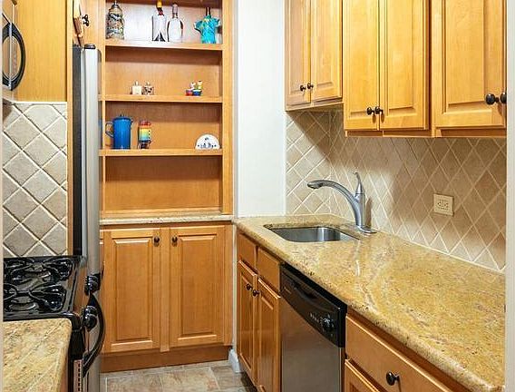 3rd image of 407 3rd Ave #12B