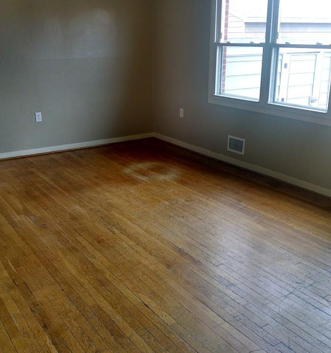 Living room with Hardwood Floors