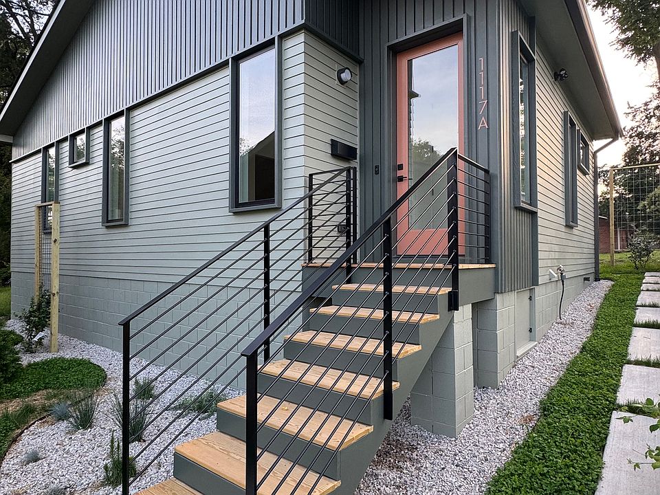 Front Exterior of House (ADU)