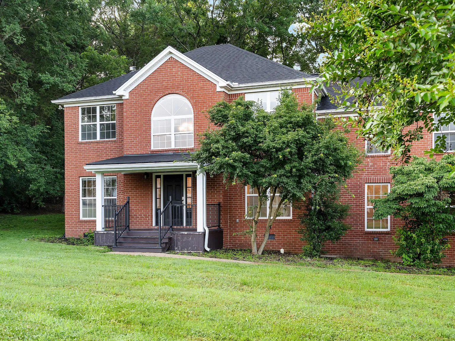4 bed, 3.5 bath, 2830 sqft, $3,100 — Photo 1