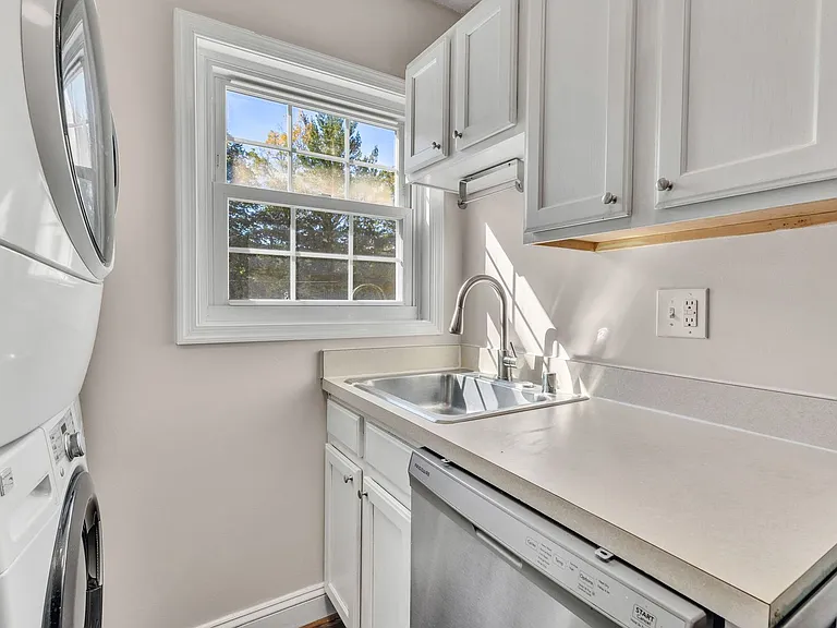 2237 Farrington Ave #203 — Photo 11