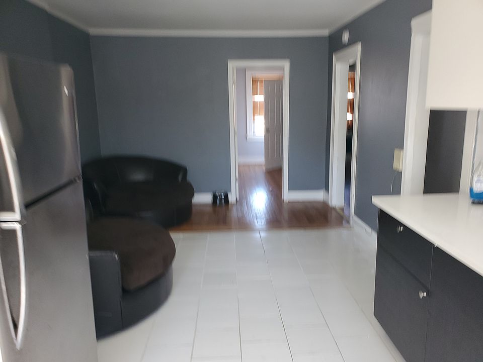 2nd image of 557 Communipaw Ave #3E