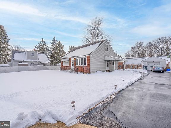 3rd image of 3222 Primrose Rd