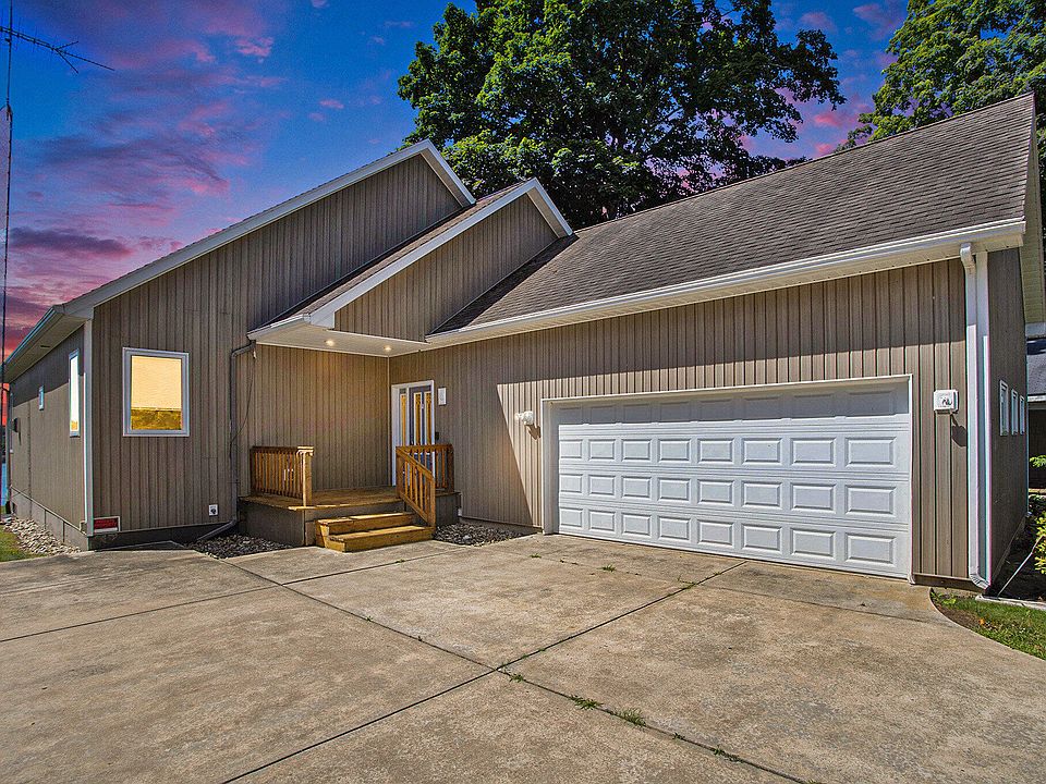 1st image of 310 Fisher Ct