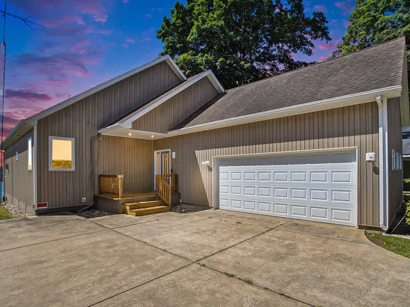 310 Fisher Ct, Berrien Springs, MI 49103