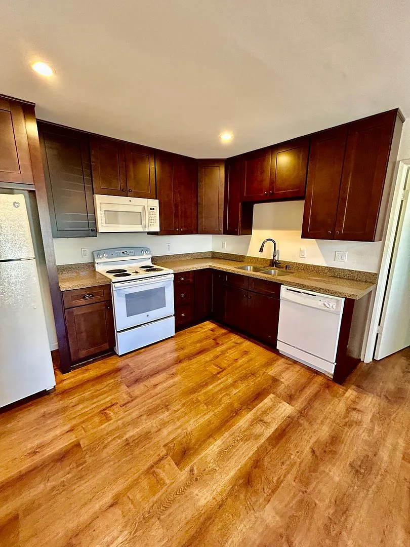 4960 Clairemont Mesa Blvd — Photo 4