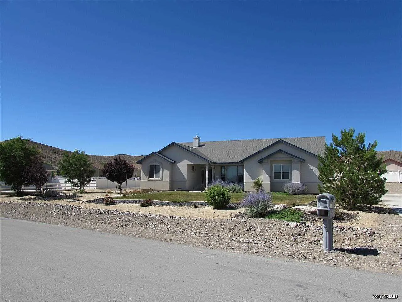 1095 Lasso Way photo 1