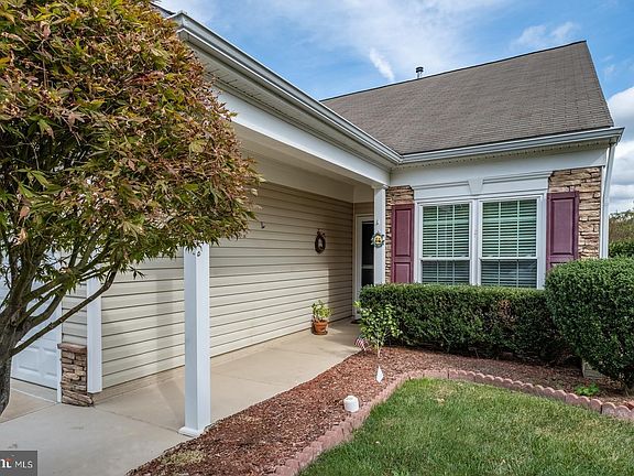 2nd image of 97 Smithfield Way