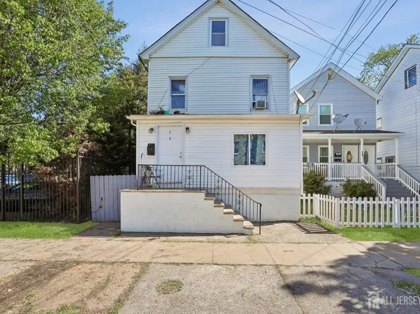 219 Seaman St, New Brunswick, NJ 08901