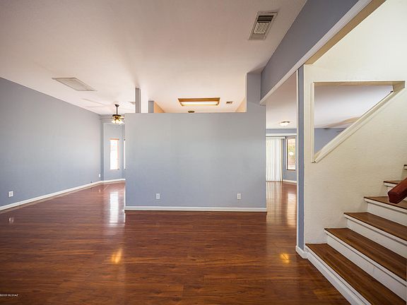 3rd image of 2551 W Glenbrook Way