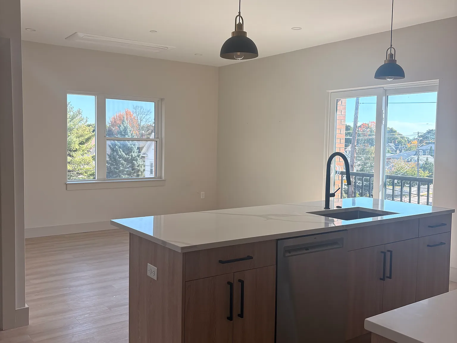 2 bed, 860 sqft, $3,450 — Photo 2