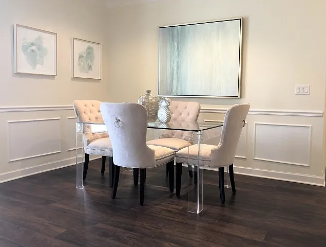 Lovely separate dining area Lovely separate dining area