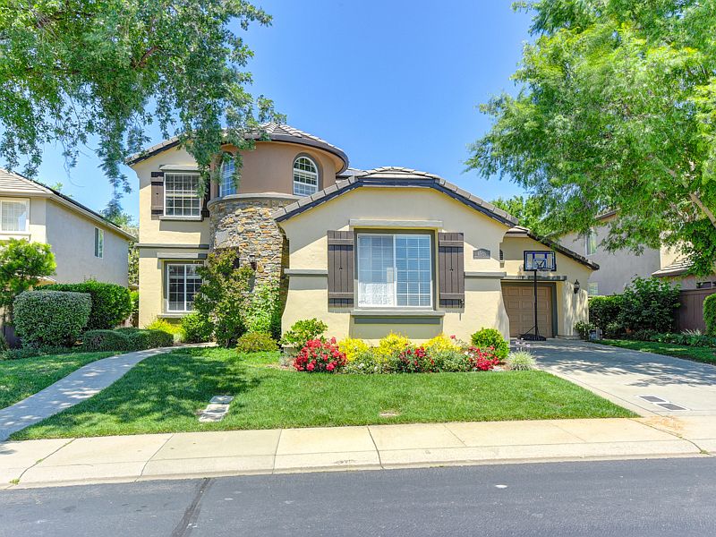 1st image of 4901 Village Green Dr