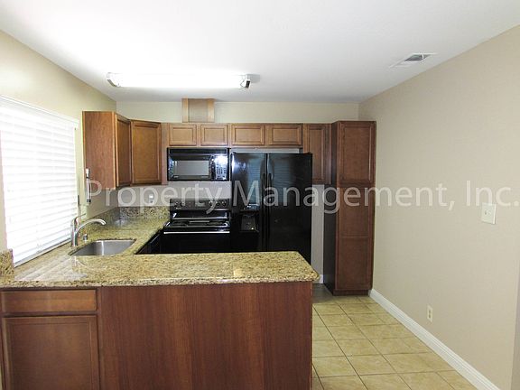 4th image of 4765 Saginaw Cir