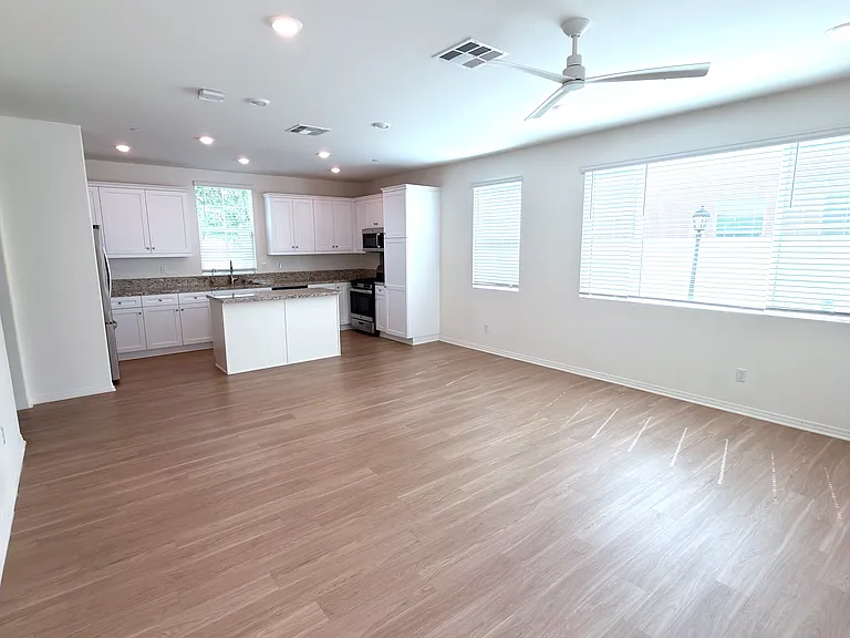 7897 Griffith Peak St — Photo 2