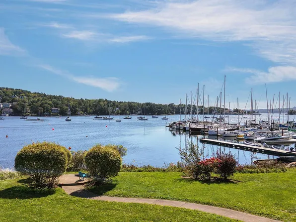 411 Shore Dr Unit 7, Halifax, NS B4A 2C7