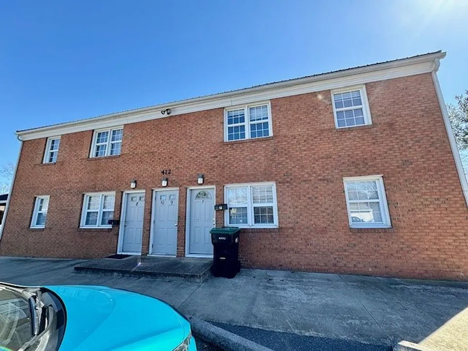 412 Bruce St #9