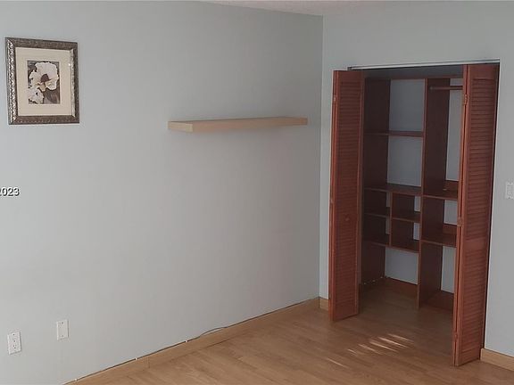 5th image of 1670 NE 191st St APT 106-3