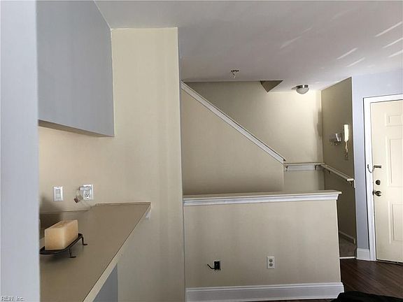 4th image of 12840 Daybreak Cir