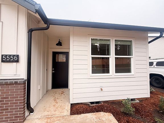 2nd image of 5534-5564 Skyline Rd S #5556