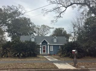 2942 Daniels St, Marianna, FL 32446