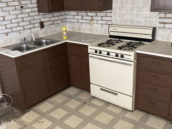 2nd image of 5804 NW Elm Ave