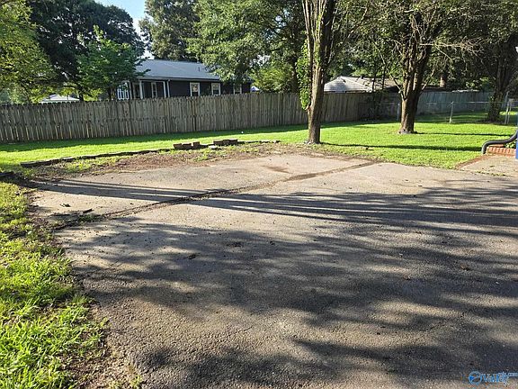 2nd image of 981 Ford Chapel Rd
