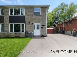 3450 Ellengale Dr, Mississauga, ON L5C1Z7