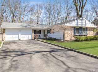 7 Sheppard Ln, Stony Brook, NY 11790