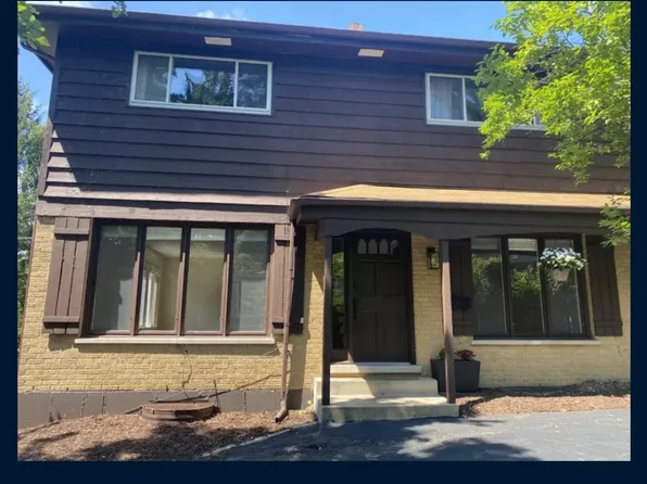 34 Washington Rd, Lake Forest, IL 60045