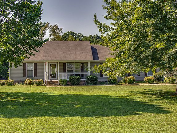 2nd image of 217 Warren Cir