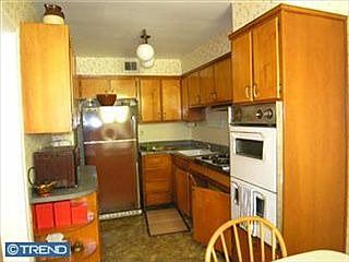 5th image of 64 W Cheltenham Ave
