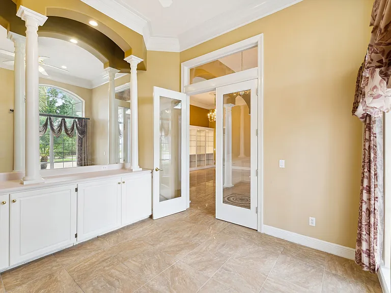 111 Florida Ave — Photo 10