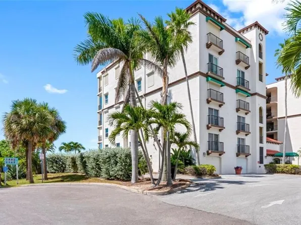 200 121st Ave APT 304, Treasure Island, FL 33706