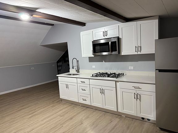 3rd image of 4180 NE Sewell Ave