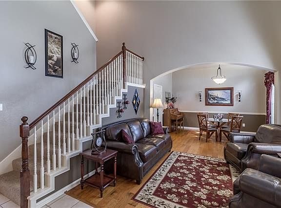 4th image of 5933 Aylworth Dr