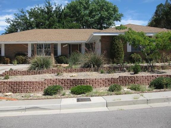 2nd image of 3141 Casa Bonita Dr NE