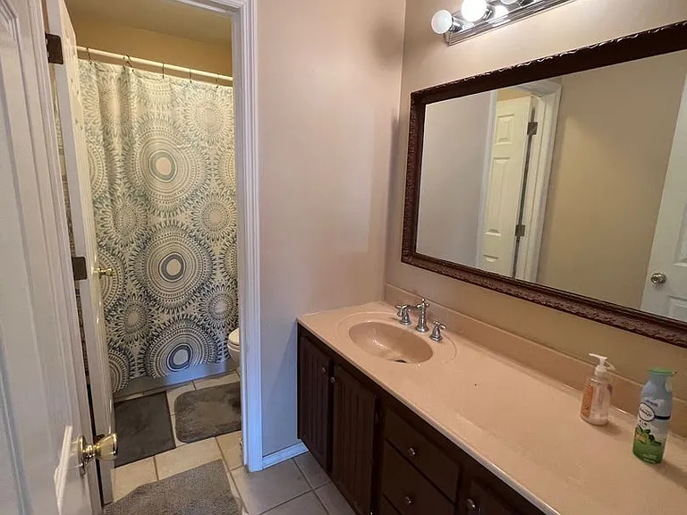 15605 Highcroft Dr — Photo 10