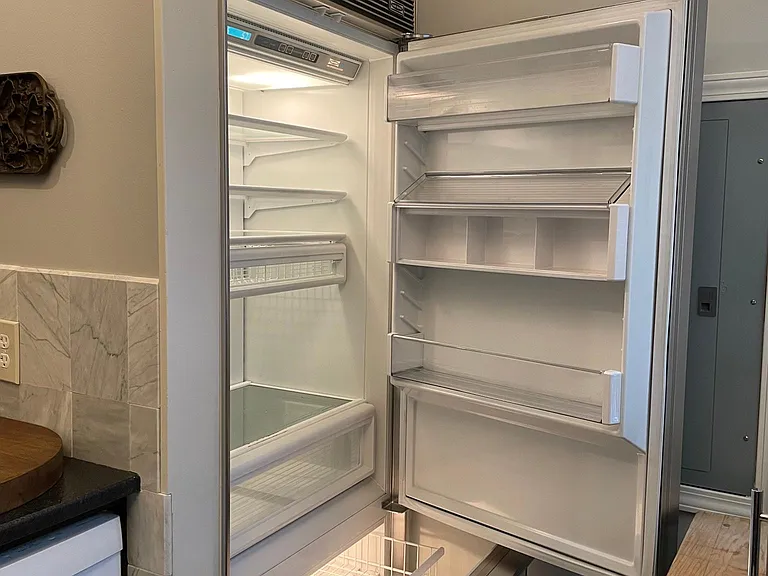 Sub-zero Refrigerator