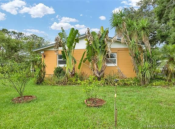 4th image of 2215 Lake Josephine Dr