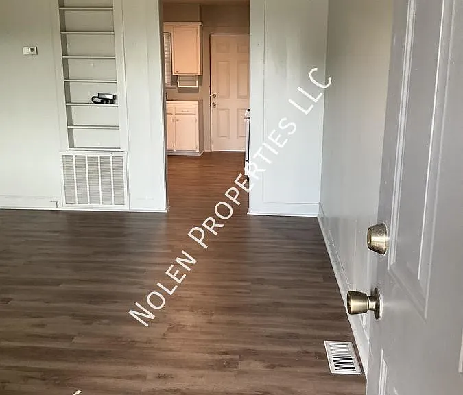 410 W Pine Ave — Photo 3