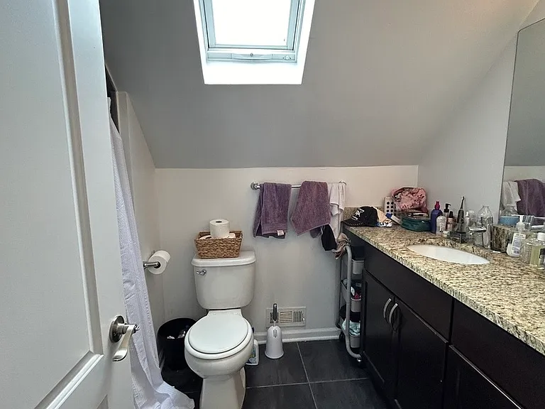 2246 W Belden Ave #3F — Photo 4