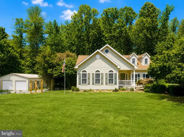 38 Jerdone Island Dr, Bumpass, VA 23024