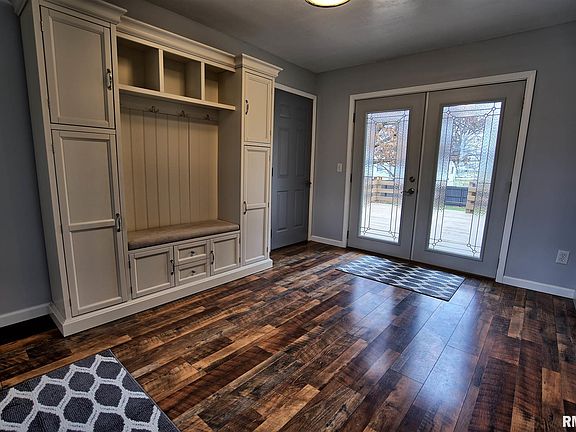 3rd image of 60 Lincoln St